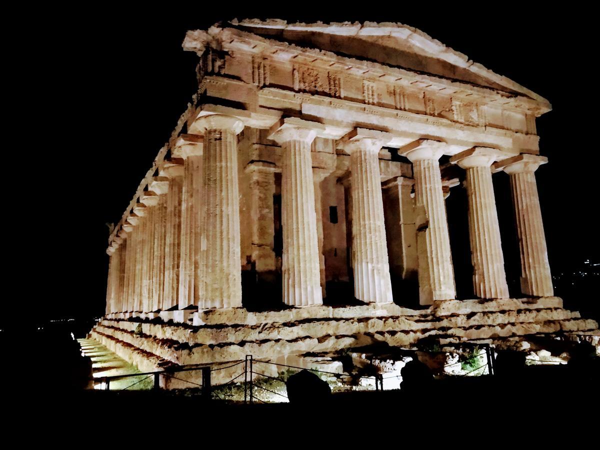 Il Sole E La Luna Agrigento Bagian luar foto
